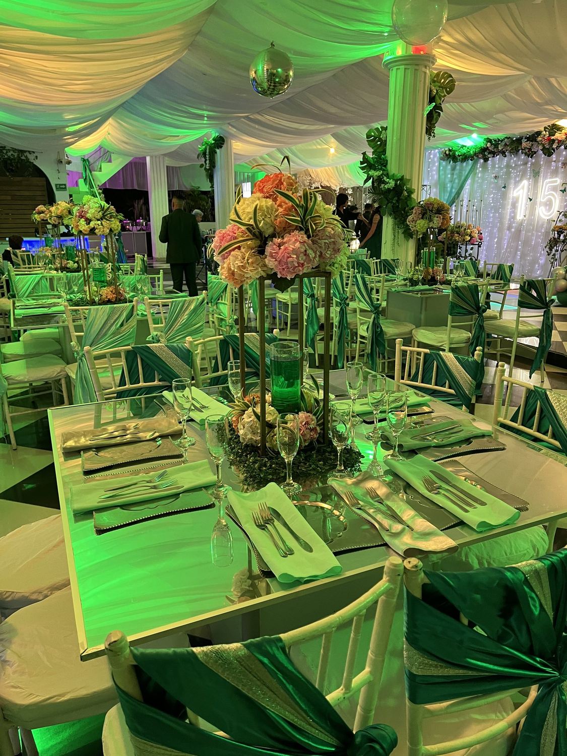 Salón en verde — Banquetes Altovar