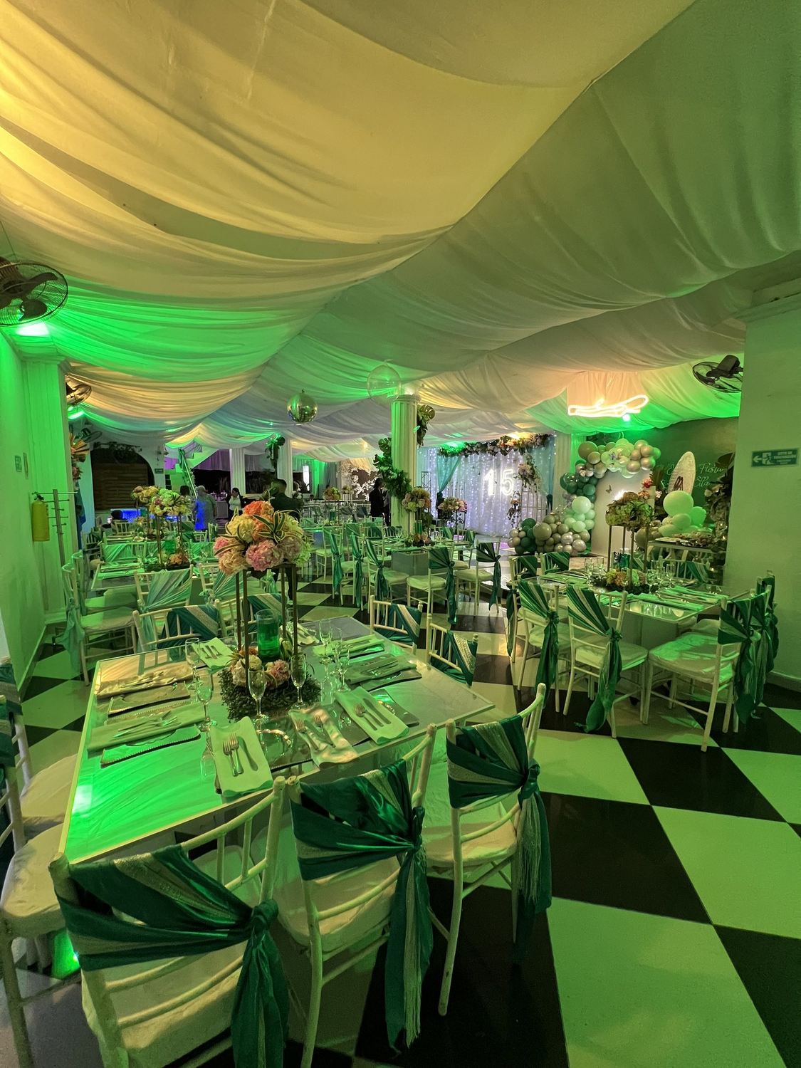 Salón en verde — Banquetes Altovar