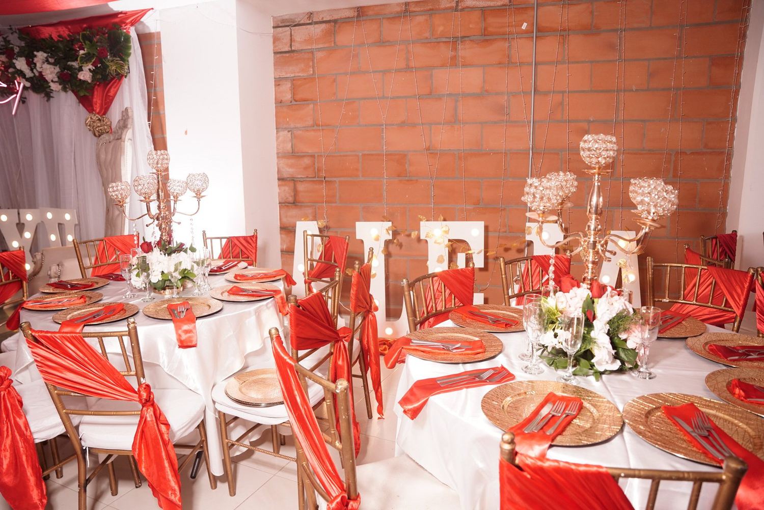 Salón en rojo y oro — Banquetes Altovar