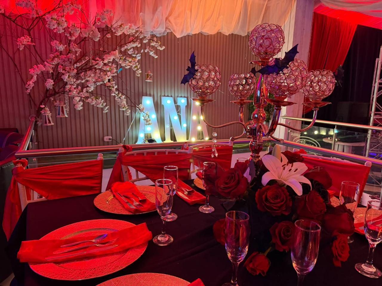Noche en rojo — Banquetes Altovar